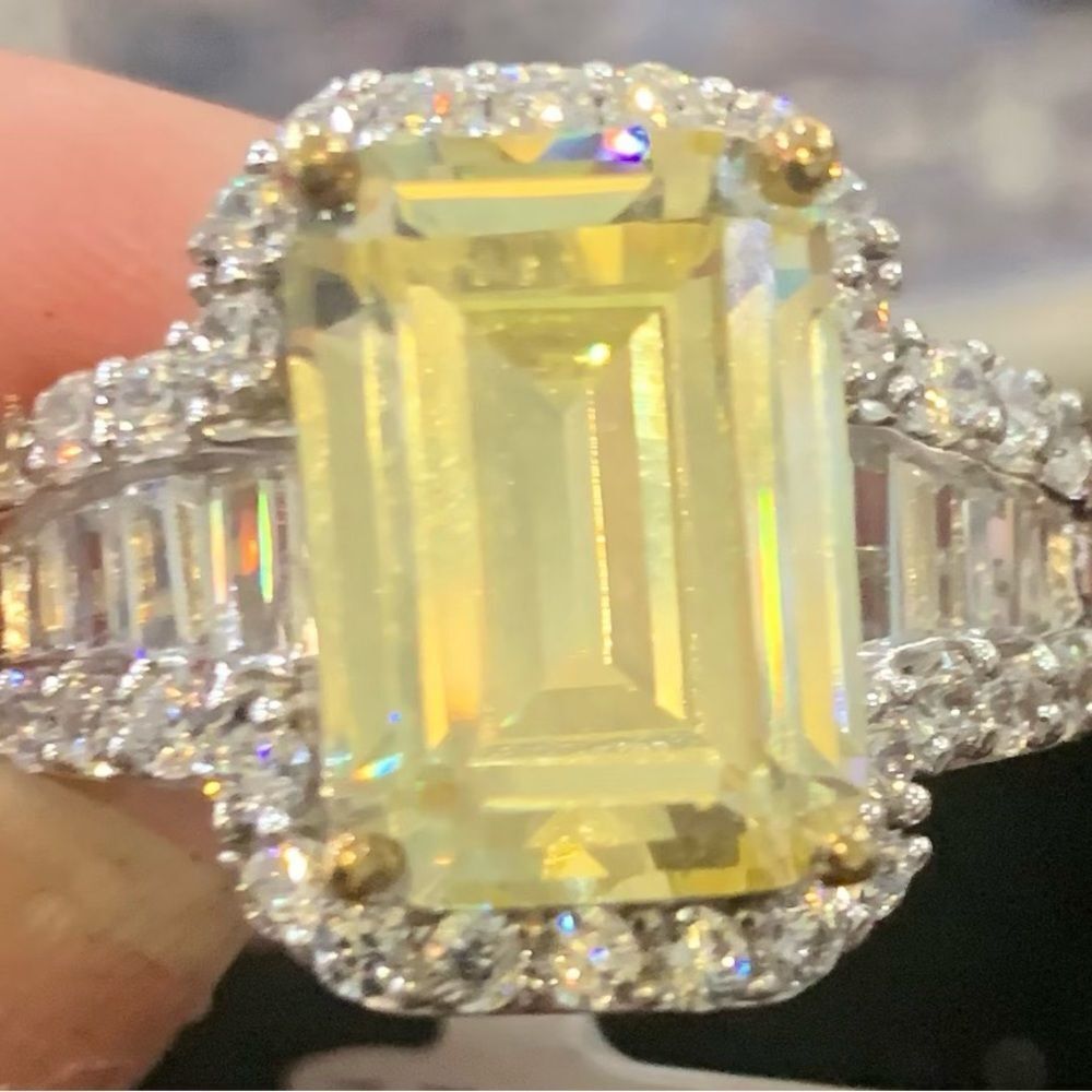 Gorgeous Canary  and white diamonds in Rhodium over sterling silver. Size 10 - Picture 7 of 7